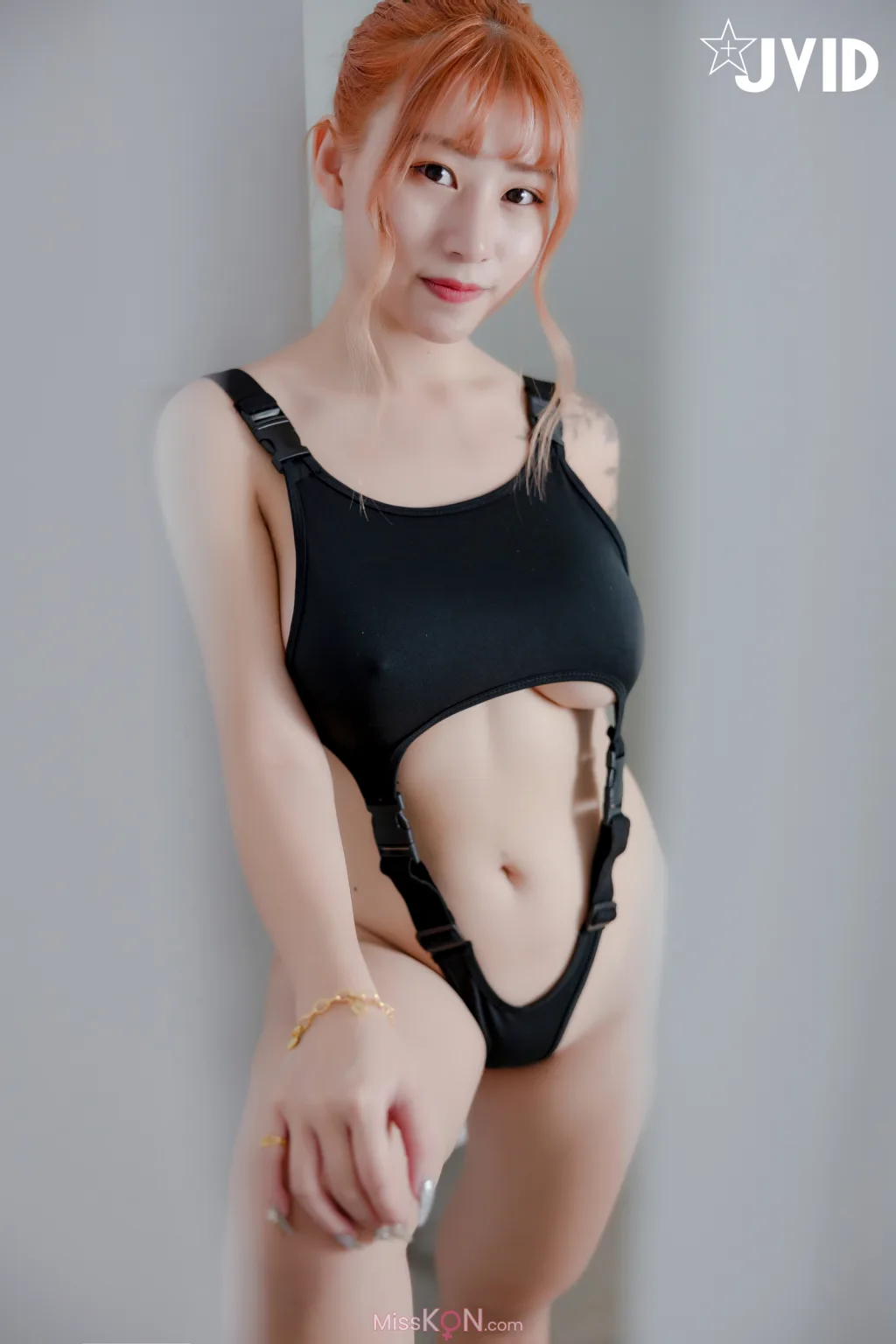 [JVID] 艾瑪好辣owo: 性感巨乳艾瑪女教練傳授健身密技太激烈BB濕濕的好害羞 (202 photos )
