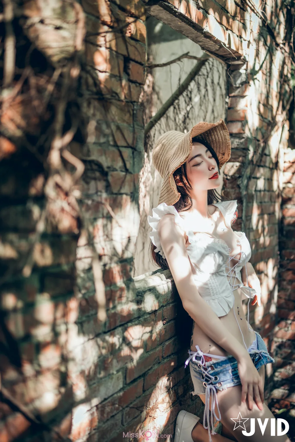 [JVID] 飄飄哥: 最美女神飄飄 實體寫真電子版 (234 photos)