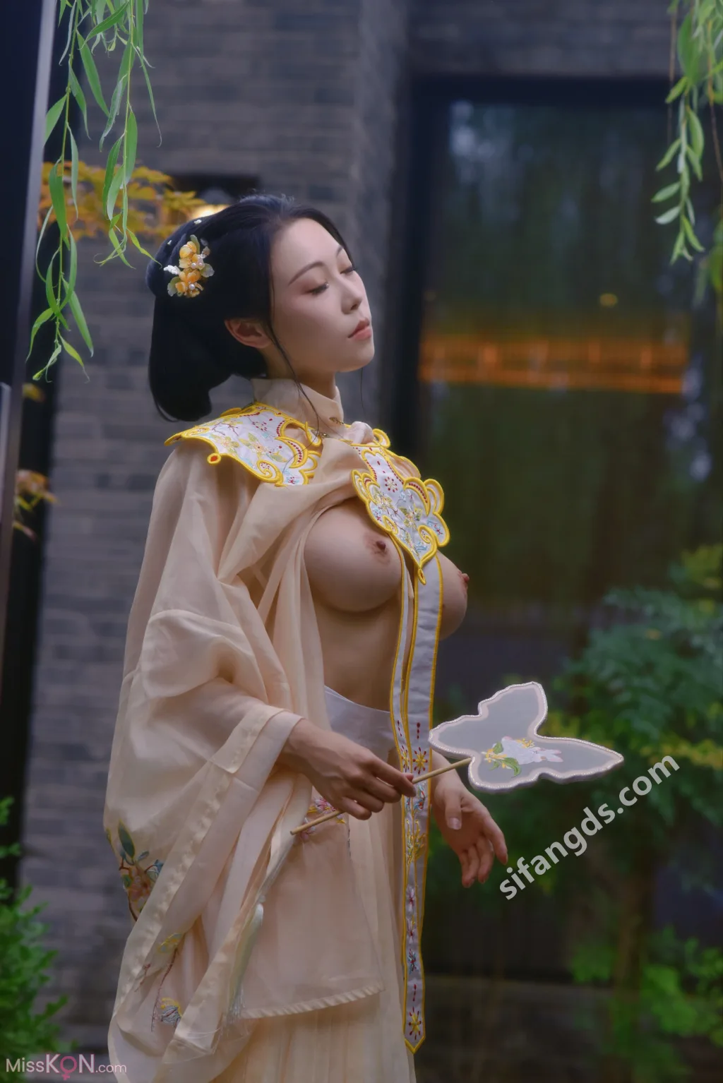 [XR Uncensored] 清妙: R18 秀人网模特 25年新作品 浴室&户外 (104 photos + 1 video) – Page 10