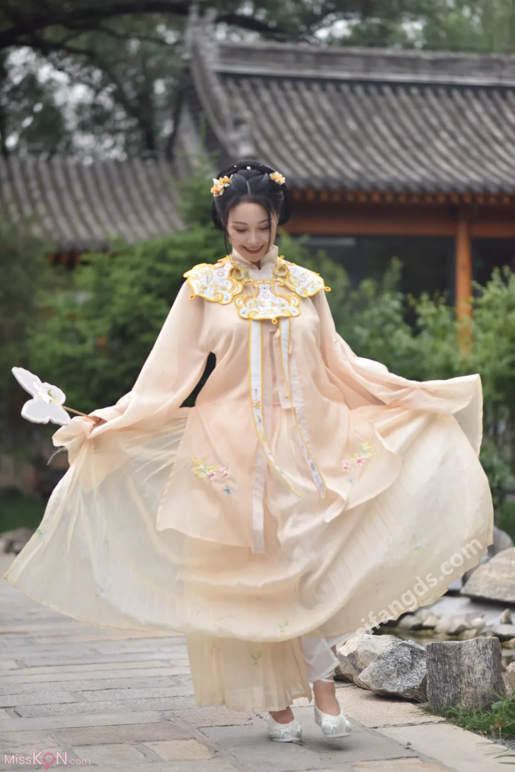 [XR Uncensored] 清妙: R18 秀人网模特 25年新作品 浴室&户外 (104 photos + 1 video) – Page 10