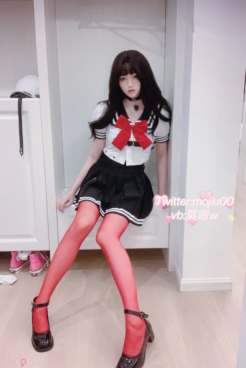 Coser@小青茗: 露脸JK定制红色丝袜 (32 ảnh)