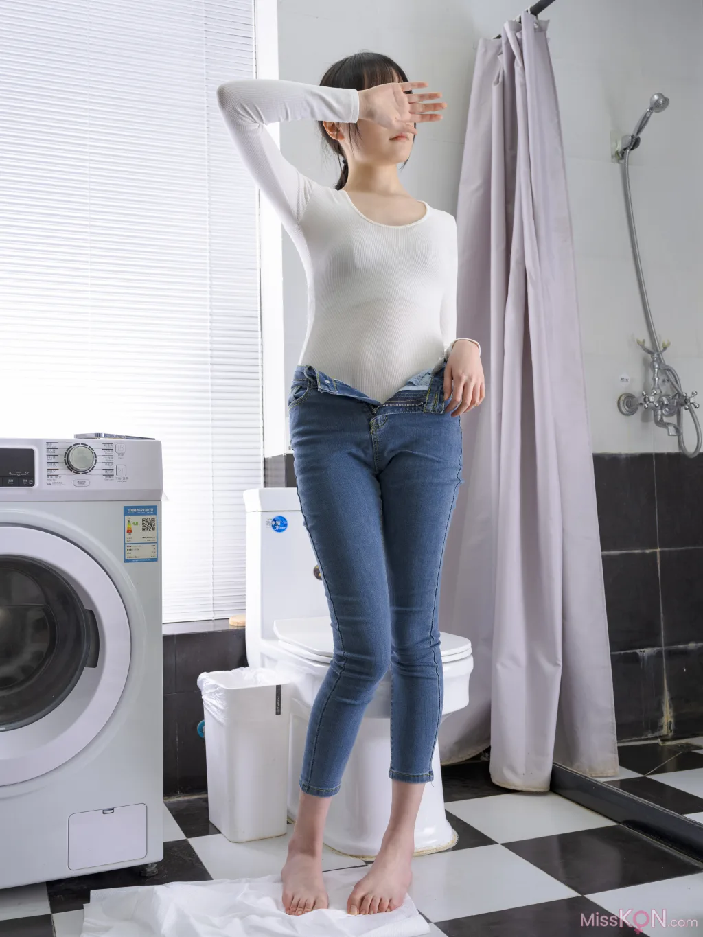 [森萝财团写真] Aika 裸足 (175 photos )