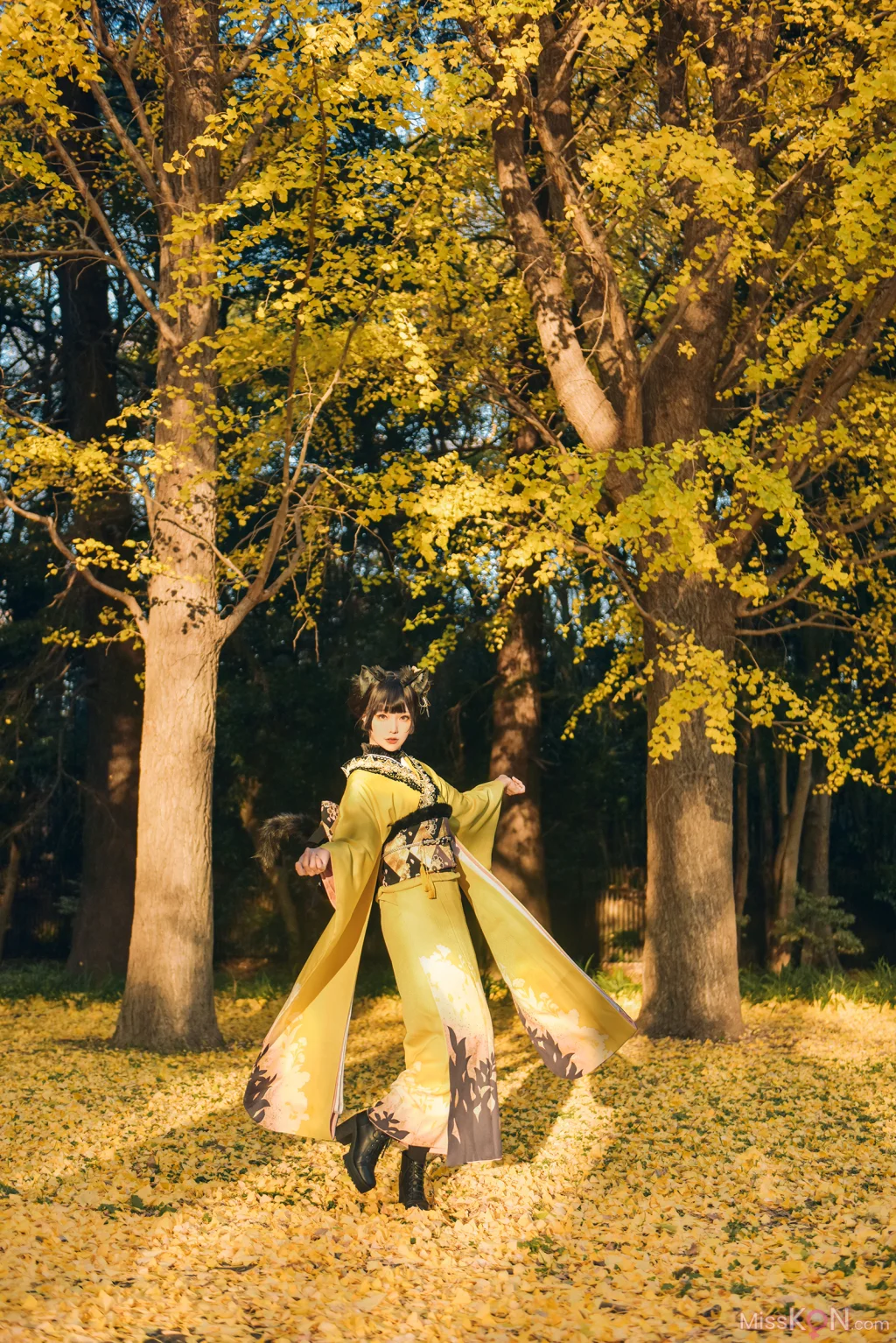 Coser@Ely_eee (ElyEE子): Ginkgo Black Cat 銀杏黑貓 (23 photos + 1 video)