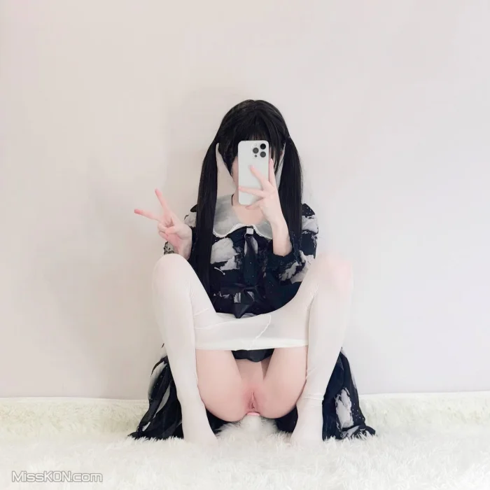 坏小狗 &amp; 肉肉 &amp; chiiibabiie: 门槛福利cos合集 (51 photos )