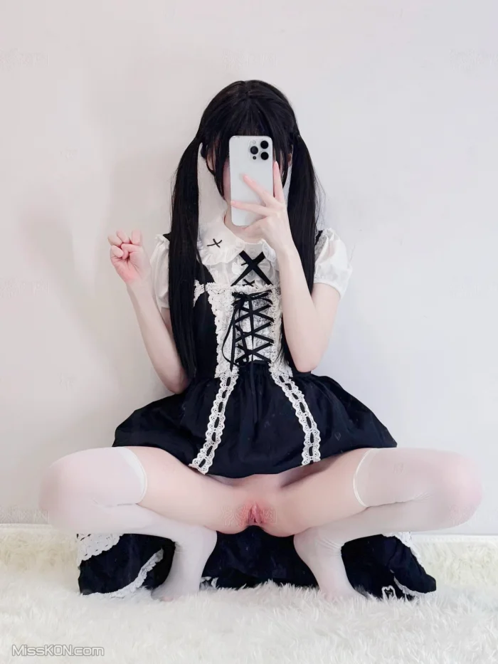 坏小狗 &amp; 肉肉 &amp; chiiibabiie: 门槛福利cos合集 (51 photos )