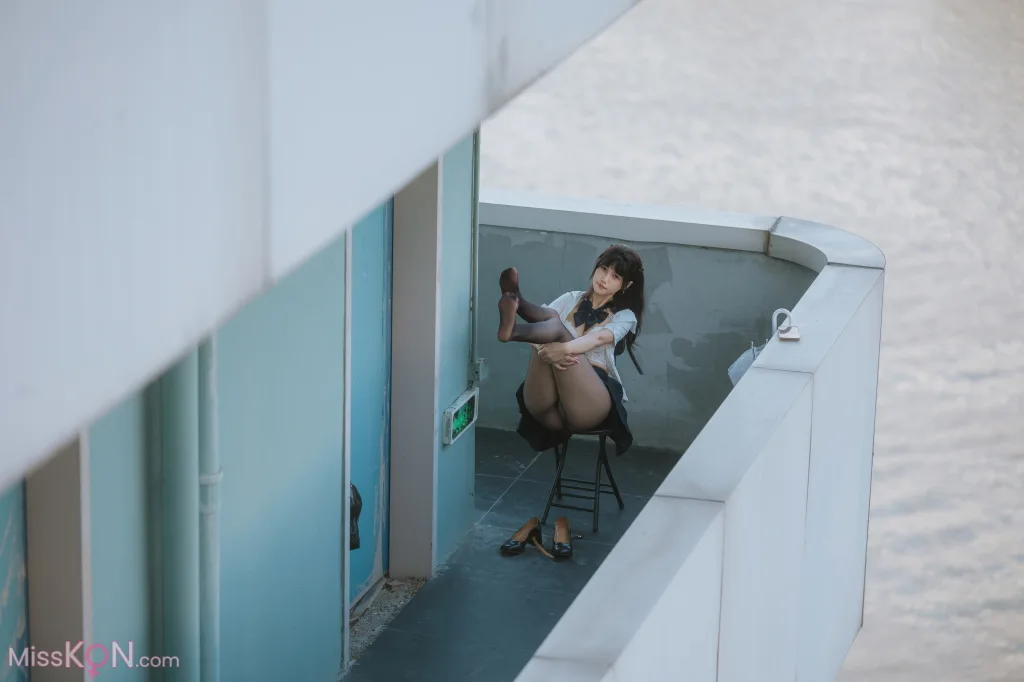 Coser@不呆猫: JK学妹户外 (59 photos)