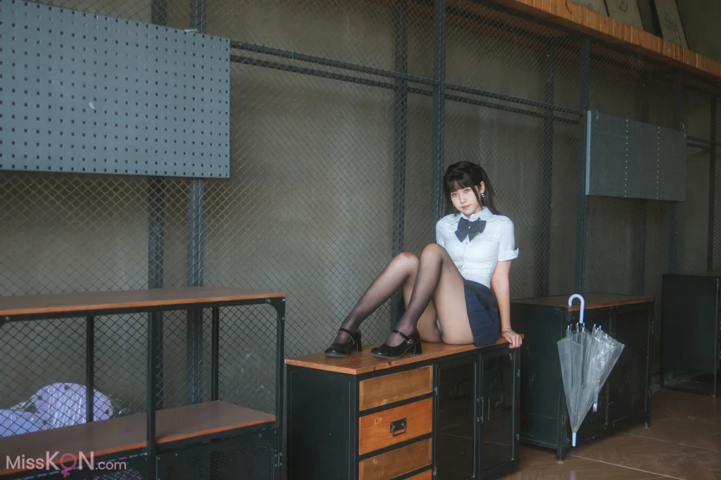 Coser@不呆猫: JK学妹户外 (59 photos)