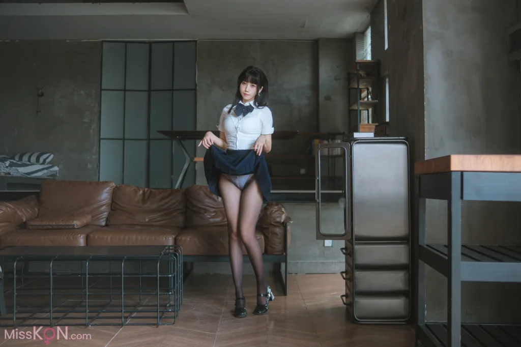 Coser@不呆猫: JK学妹户外 (59 photos)