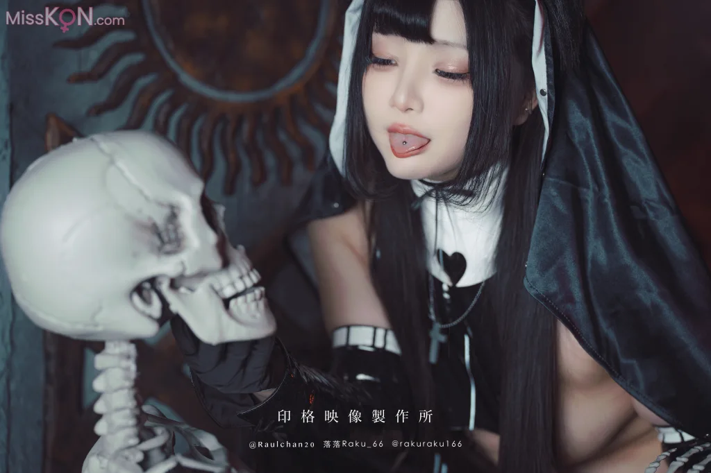 Coser@落落Raku: 莉莉丝 (46 photos)