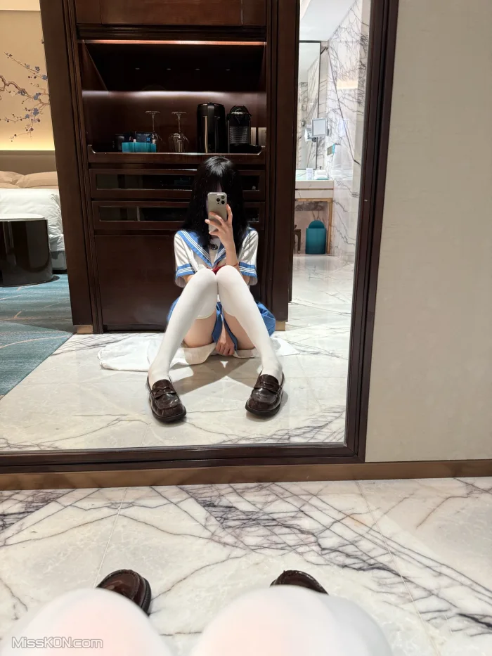 Coser@jasmine甜酱: 超嫩福利姬少女 爆浆勾人小妖精 (91 photos)