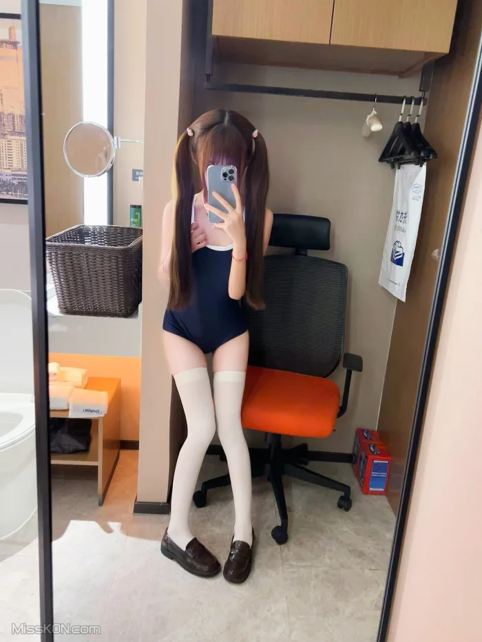 Coser@jasmine甜酱: 超嫩福利姬少女 爆浆勾人小妖精 (91 photos)