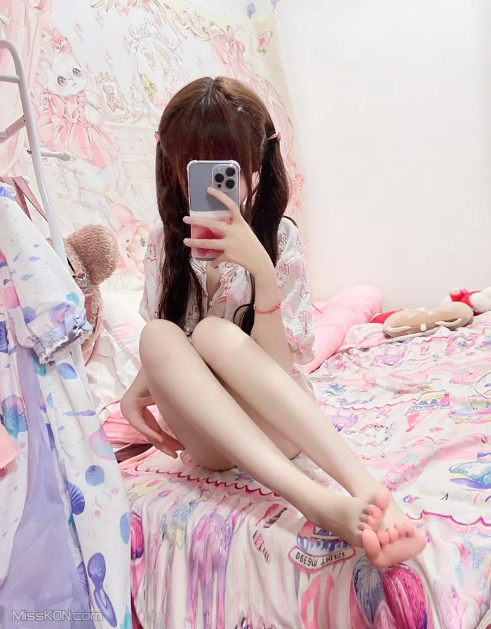 Coser@jasmine甜酱: 超嫩福利姬少女 爆浆勾人小妖精 (91 photos)
