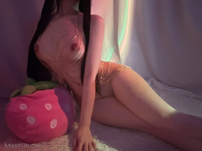 Coser@jasmine甜酱: 超嫩福利姬少女 爆浆勾人小妖精 (91 photos)