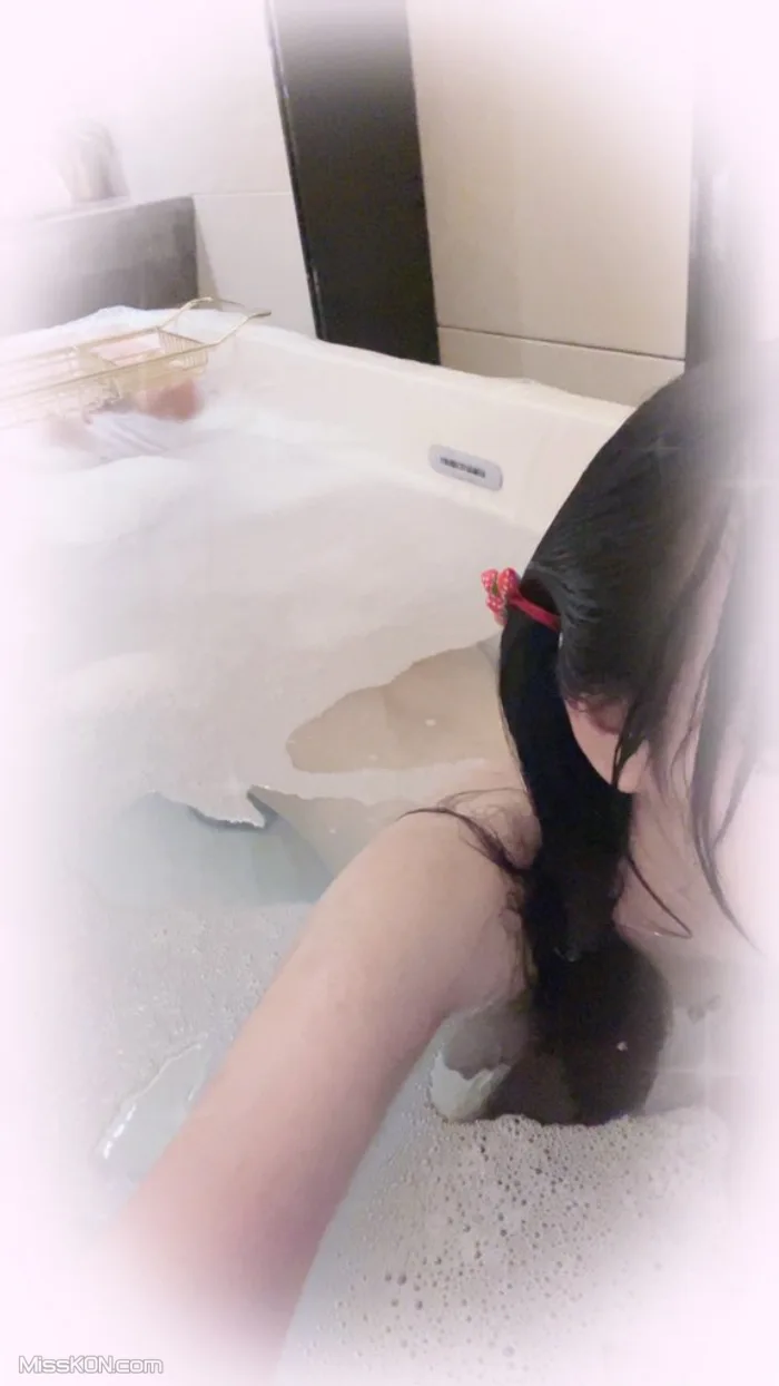 Coser@jasmine甜酱: 超嫩福利姬少女 爆浆勾人小妖精 (91 photos)