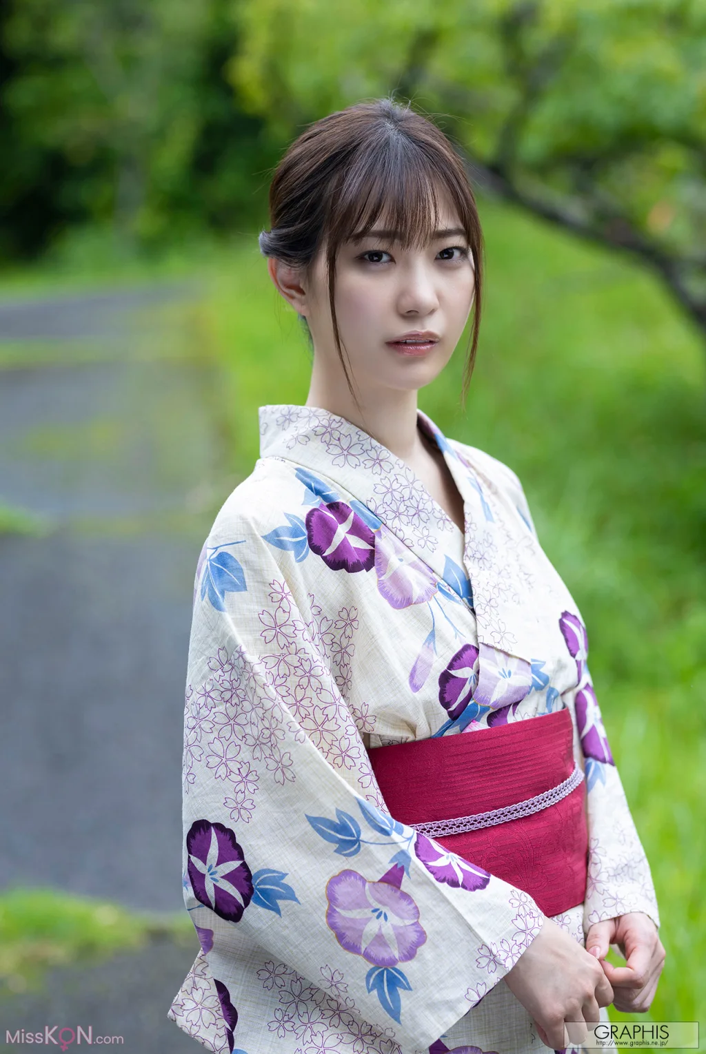[JP] Akari Mitani (美谷朱音): [Graphis Gals] No.560 Vermilion (161 photos)