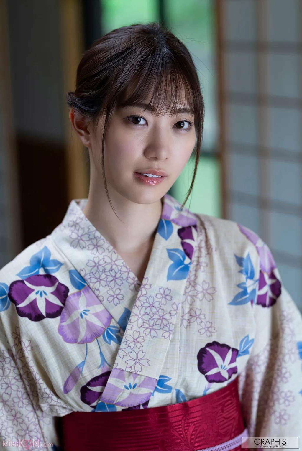 [JP] Akari Mitani (美谷朱音): [Graphis Gals] No.560 Vermilion (161 photos)