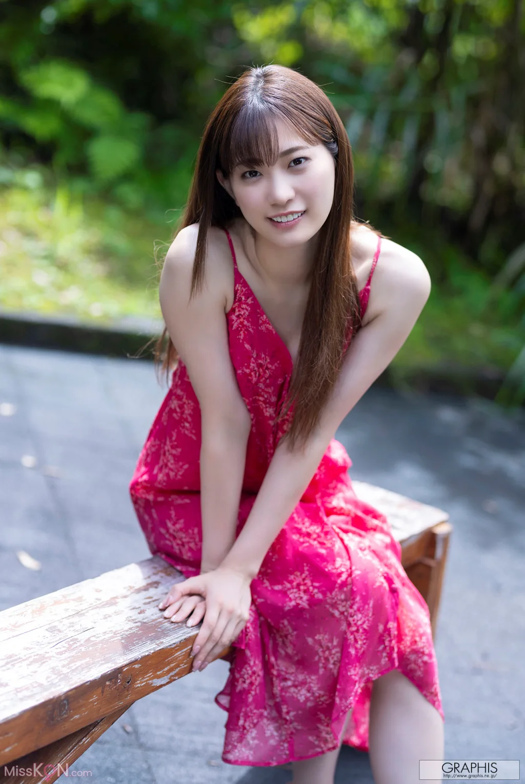 [JP] Akari Mitani (美谷朱音): [Graphis Gals] No.560 Vermilion (161 photos)