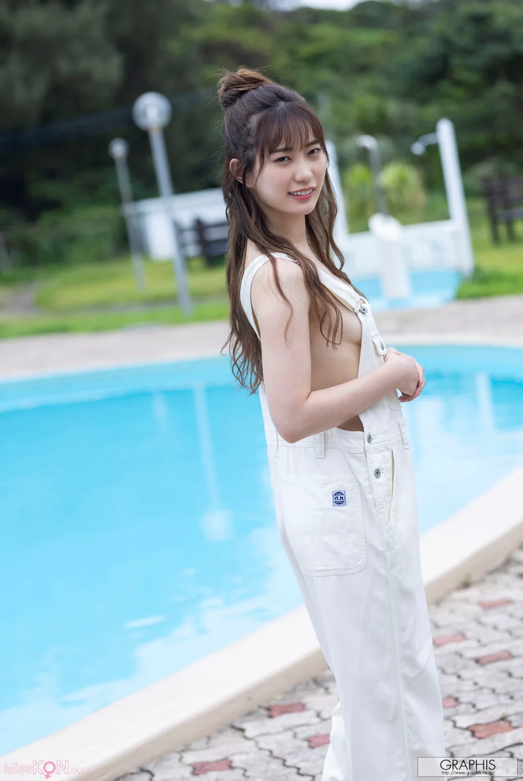 [JP] Akari Mitani (美谷朱音): [Graphis Gals] No.560 Vermilion (161 photos)