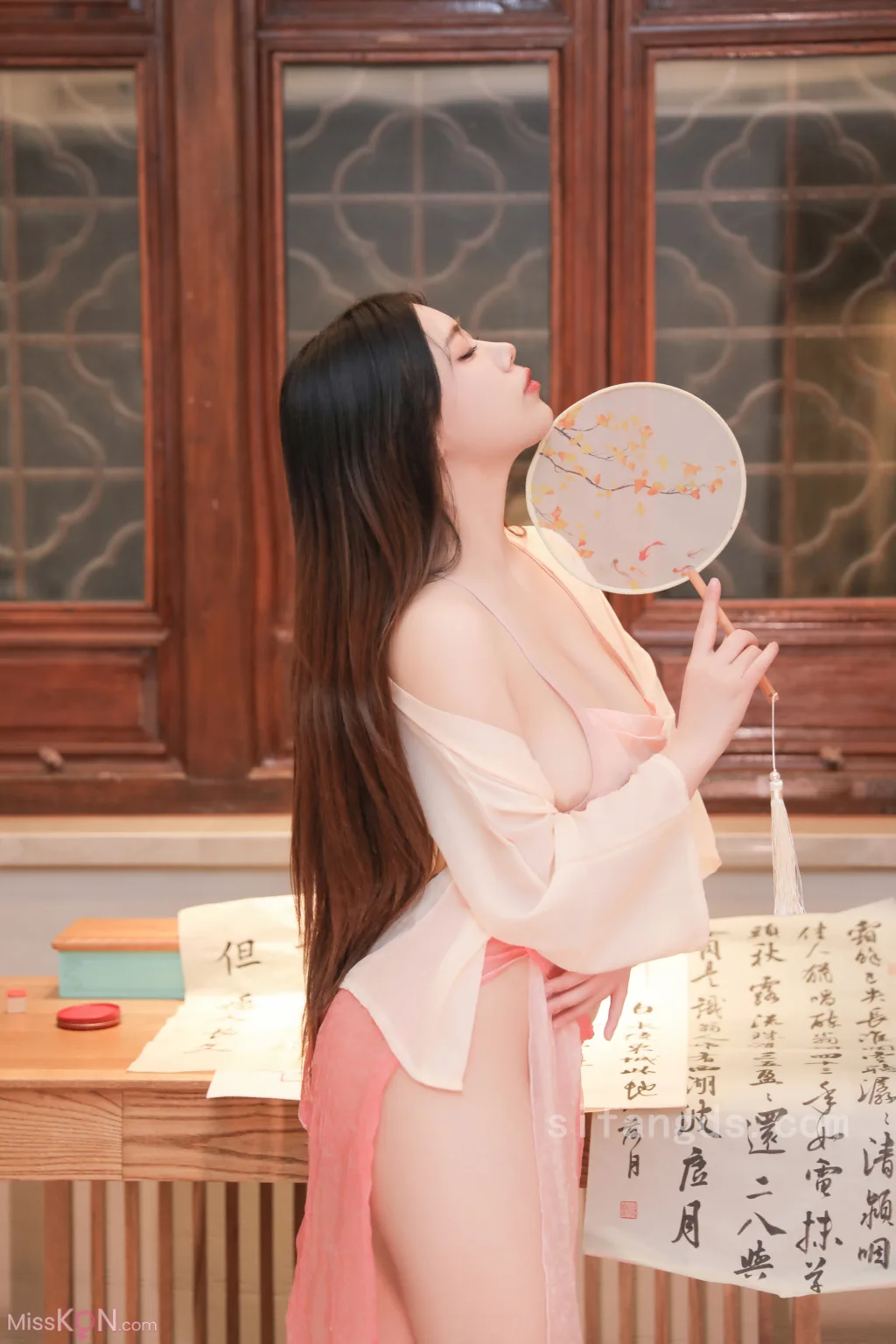 [XR Uncensored] 蛋蛋宝: R18 秀人网模特 粉红色复古韵味 (78 photos)