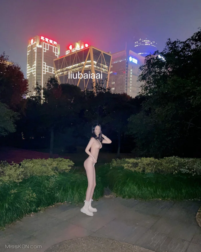 liubaiaai: 極品女神美穴超粉爽爆啪啪啪 (37 photos )