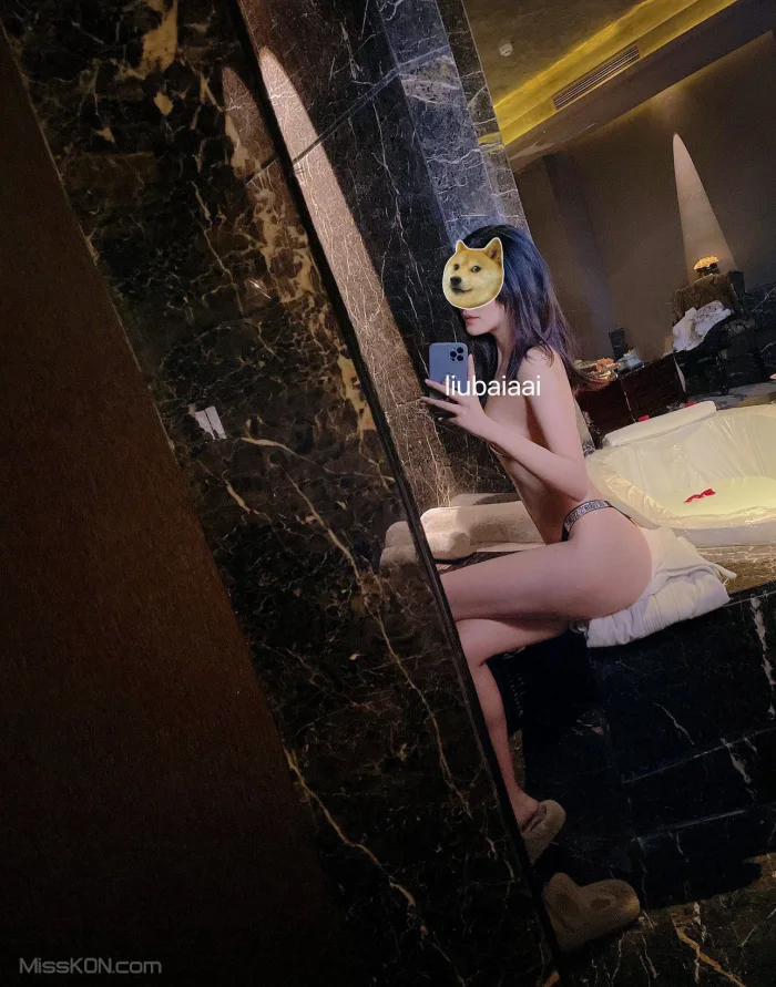 liubaiaai: 極品女神美穴超粉爽爆啪啪啪 (37 photos )