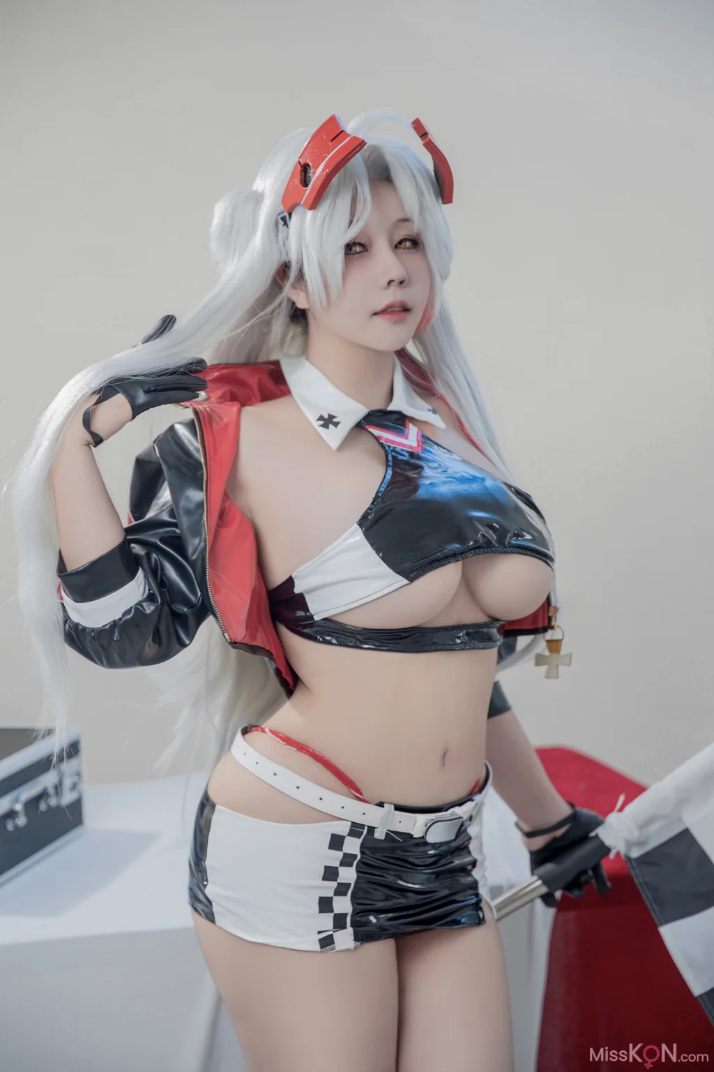 Coser@KANEKO_咔喵: 欧根亲王 赛车服 (36 photos )