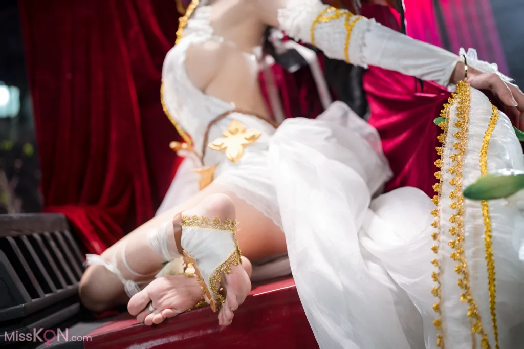 Coser@九柒喵: 龙姬 (32 photos)