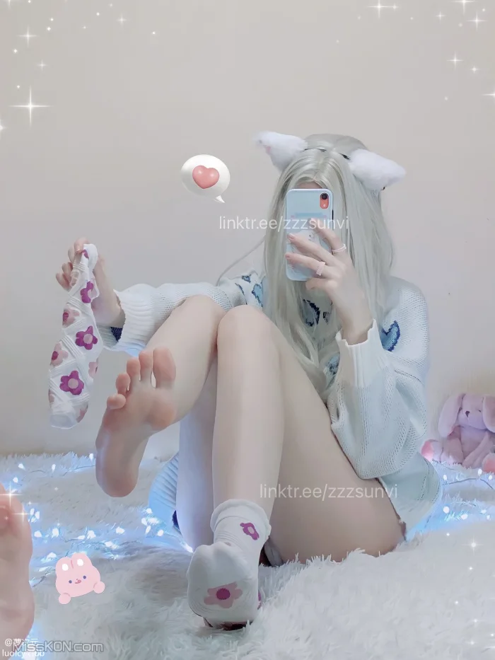 Coser@zzzsunvi: 顶级Cos白虎萝莉美女 治愈系少女的温馨日常 (190 photos + 4 videos)