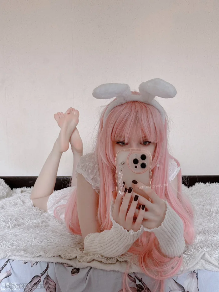 Coser@zzzsunvi: 顶级Cos白虎萝莉美女 治愈系少女的温馨日常 (190 photos + 4 videos)