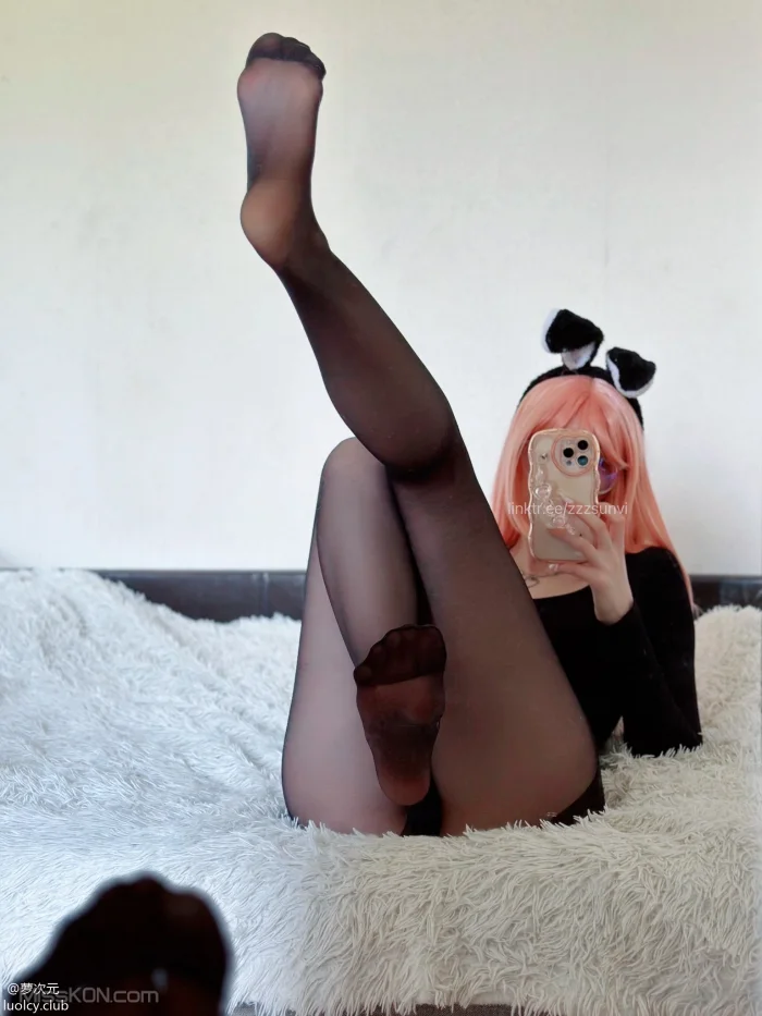 Coser@zzzsunvi: 顶级Cos白虎萝莉美女 治愈系少女的温馨日常 (190 photos + 4 videos)