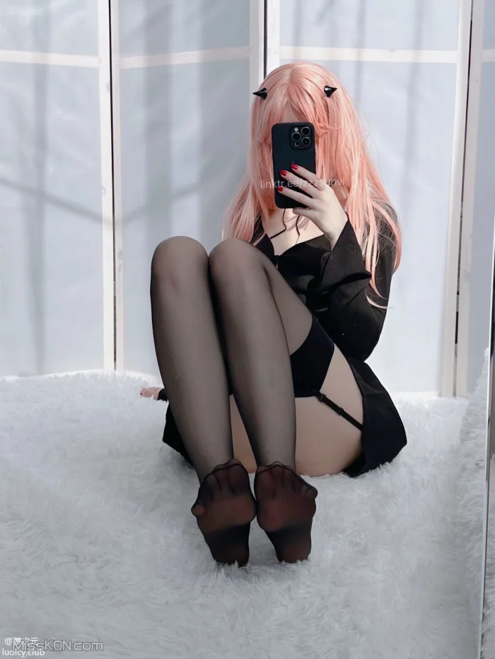 Coser@zzzsunvi: 顶级Cos白虎萝莉美女 治愈系少女的温馨日常 (190 photos + 4 videos) – Page 3
