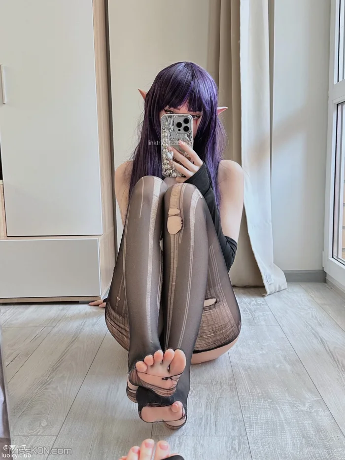 Coser@zzzsunvi: 顶级Cos白虎萝莉美女 治愈系少女的温馨日常 (190 photos + 4 videos) – Page 4