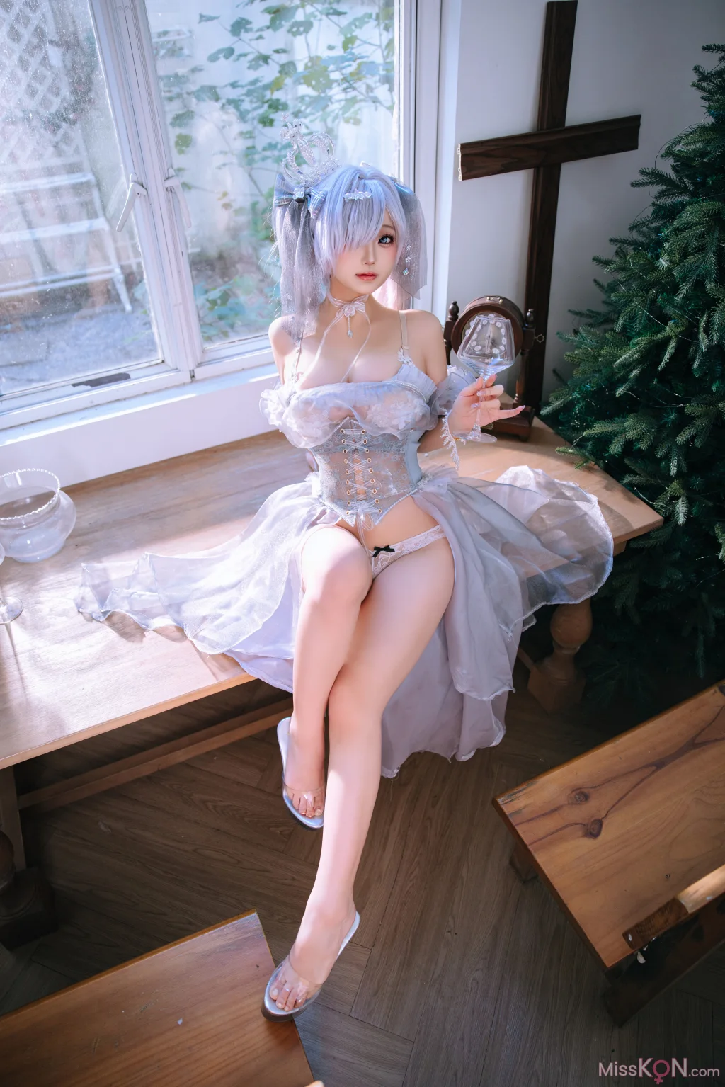 Coser@日奈娇: 胜利女神 – 妮姬 灰姑娘 (42 ảnh) - ( Page 1 / 3 )