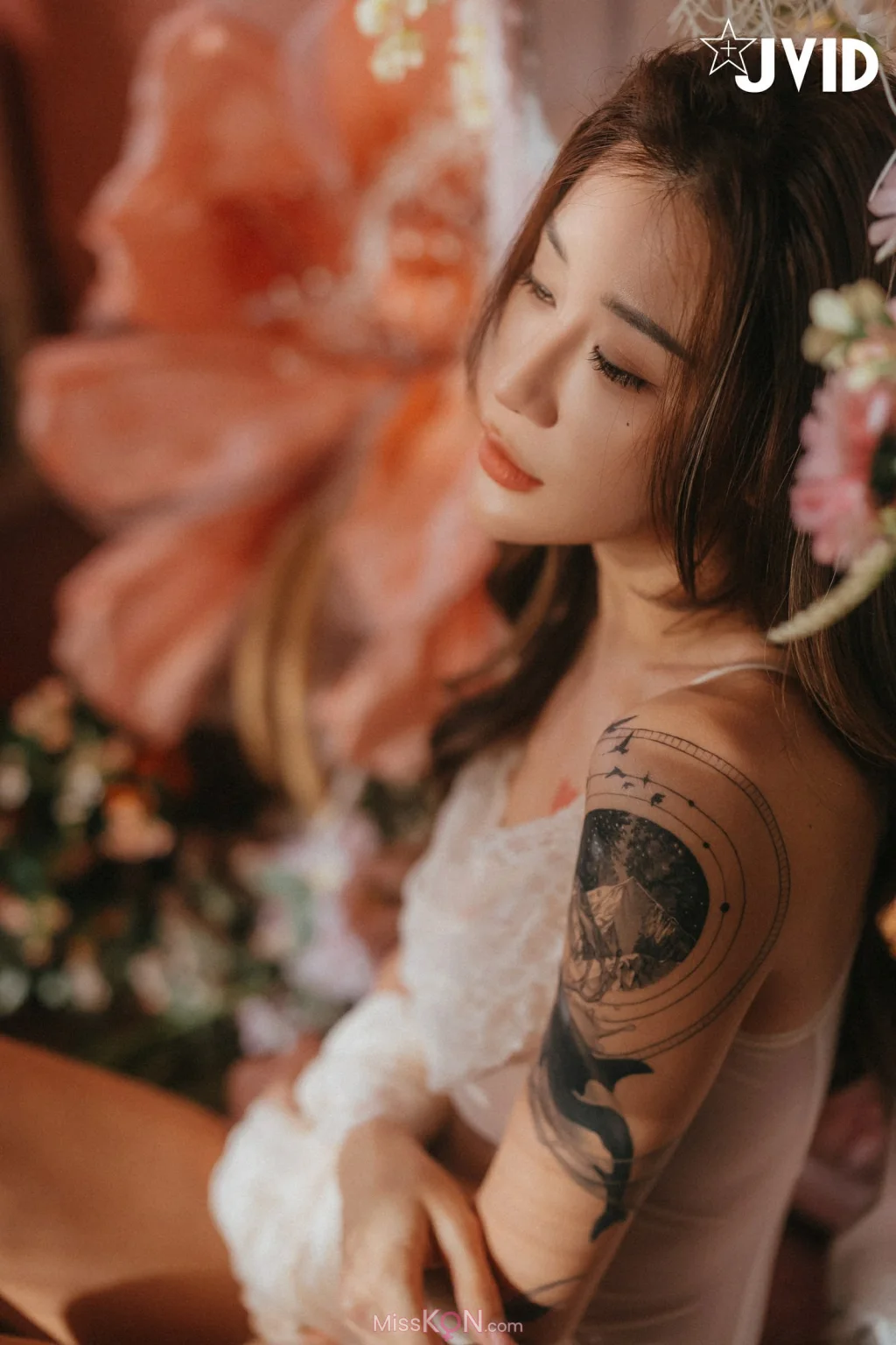 [JVID] Lara 雙囍: 獨留的時光 與雙囍纏綿在浪漫花房的情緒與身體交流 (159 photos)