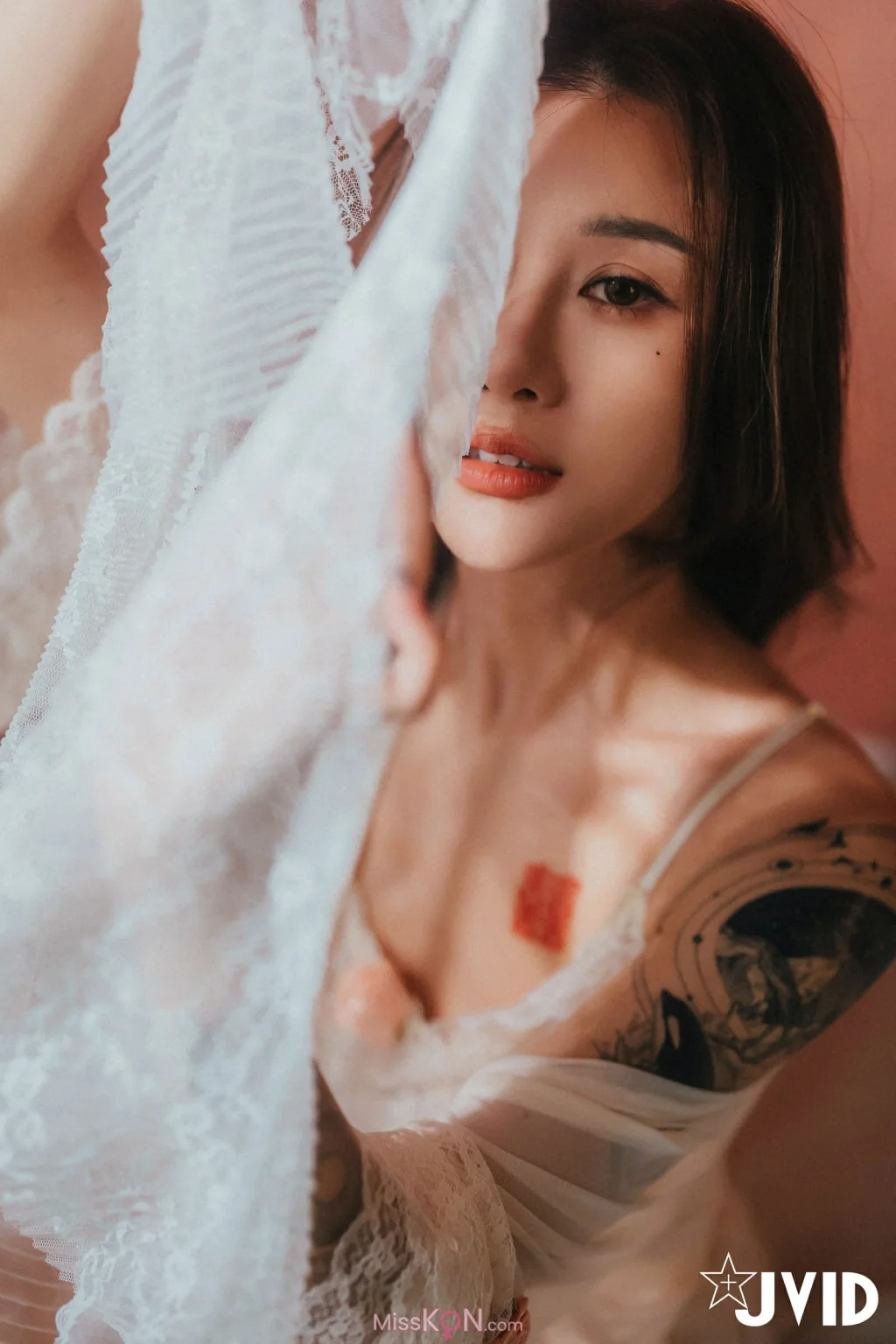 [JVID] Lara 雙囍: 獨留的時光 與雙囍纏綿在浪漫花房的情緒與身體交流 (159 photos)