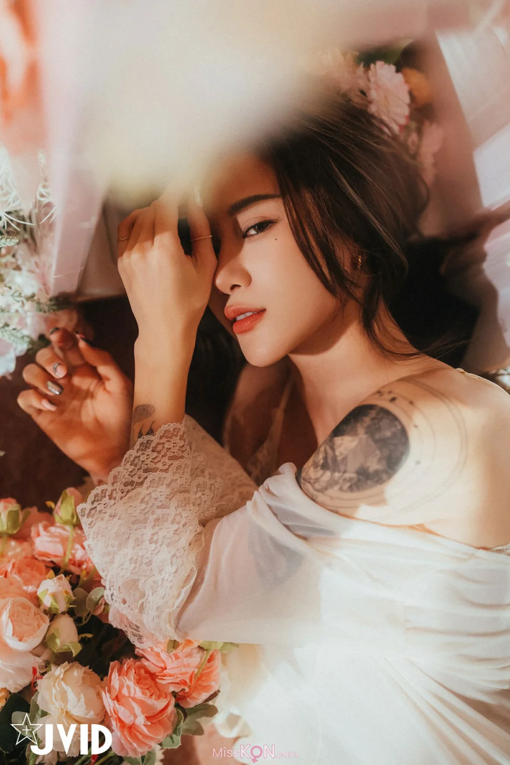 [JVID] Lara 雙囍: 獨留的時光 與雙囍纏綿在浪漫花房的情緒與身體交流 (159 photos)