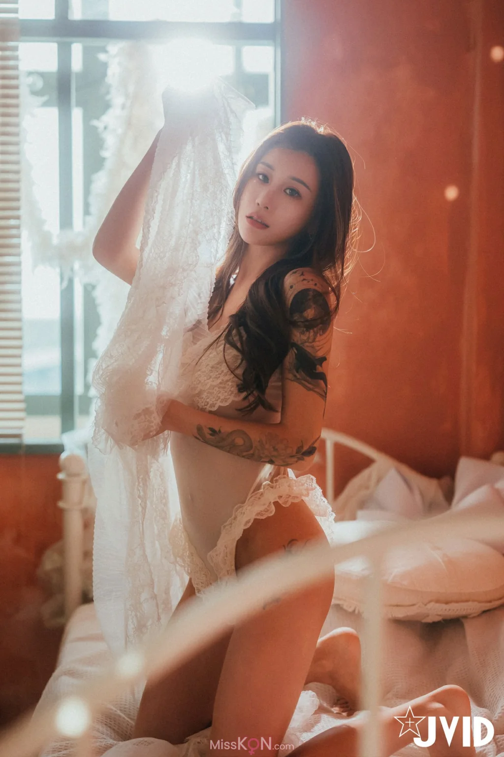 [JVID] Lara 雙囍: 獨留的時光 與雙囍纏綿在浪漫花房的情緒與身體交流 (159 photos)