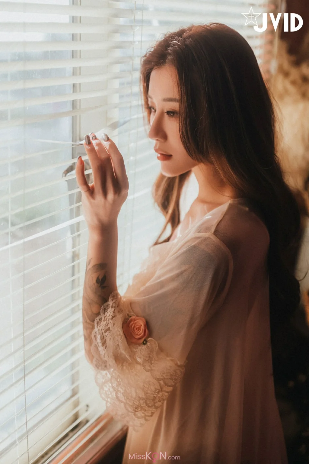 [JVID] Lara 雙囍: 獨留的時光 與雙囍纏綿在浪漫花房的情緒與身體交流 (159 photos)