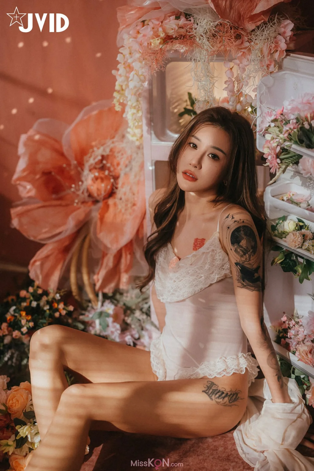 [JVID] Lara 雙囍: 獨留的時光 與雙囍纏綿在浪漫花房的情緒與身體交流 (159 photos)