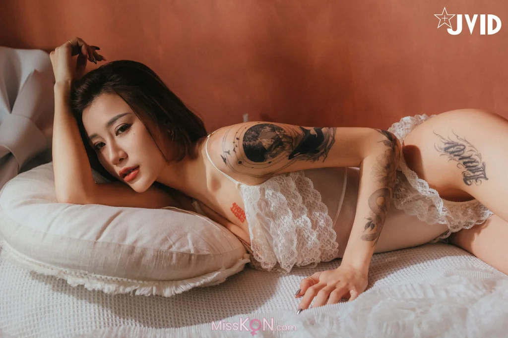 [JVID] Lara 雙囍: 獨留的時光 與雙囍纏綿在浪漫花房的情緒與身體交流 (159 photos)