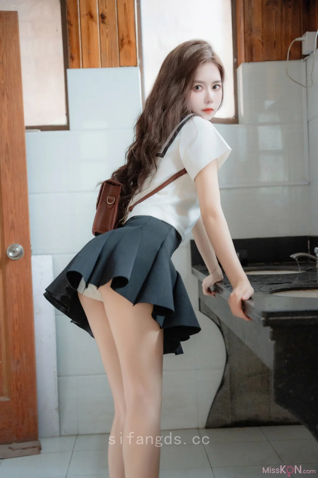 [XR Uncensored] 拍黄瓜: R18 秀人网模特 纯真与活力的完美结合 (99 ảnh ) - ( Page 1 / 5 )