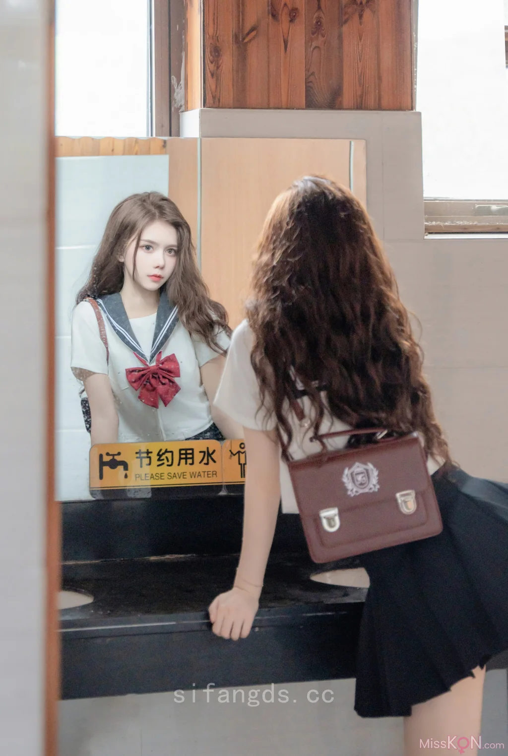 [XR Uncensored] 拍黄瓜: R18 秀人网模特 纯真与活力的完美结合 (99 photos )