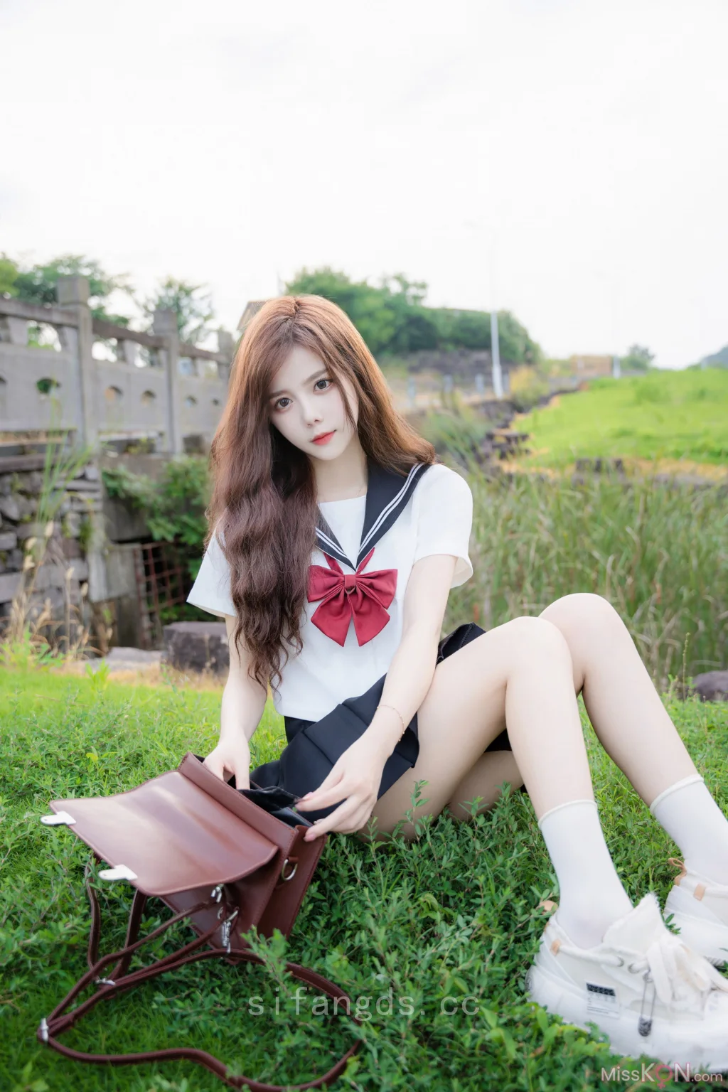[XR Uncensored] 拍黄瓜: R18 秀人网模特 纯真与活力的完美结合 (99 photos )