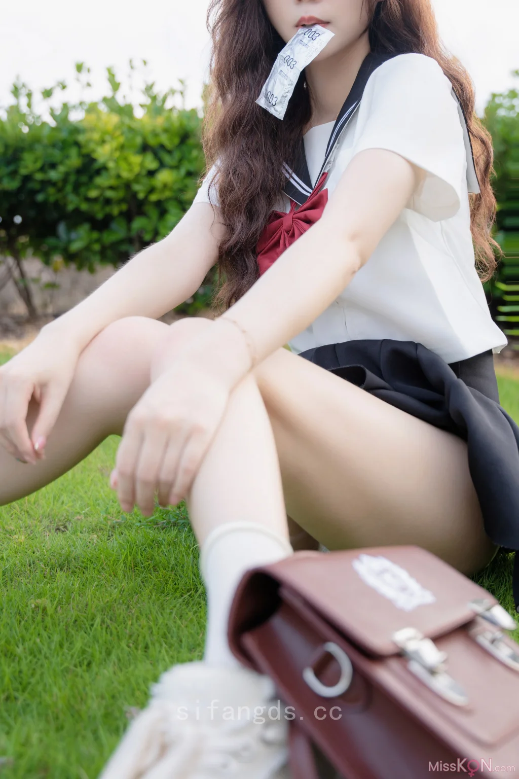 [XR Uncensored] 拍黄瓜: R18 秀人网模特 纯真与活力的完美结合 (99 photos )