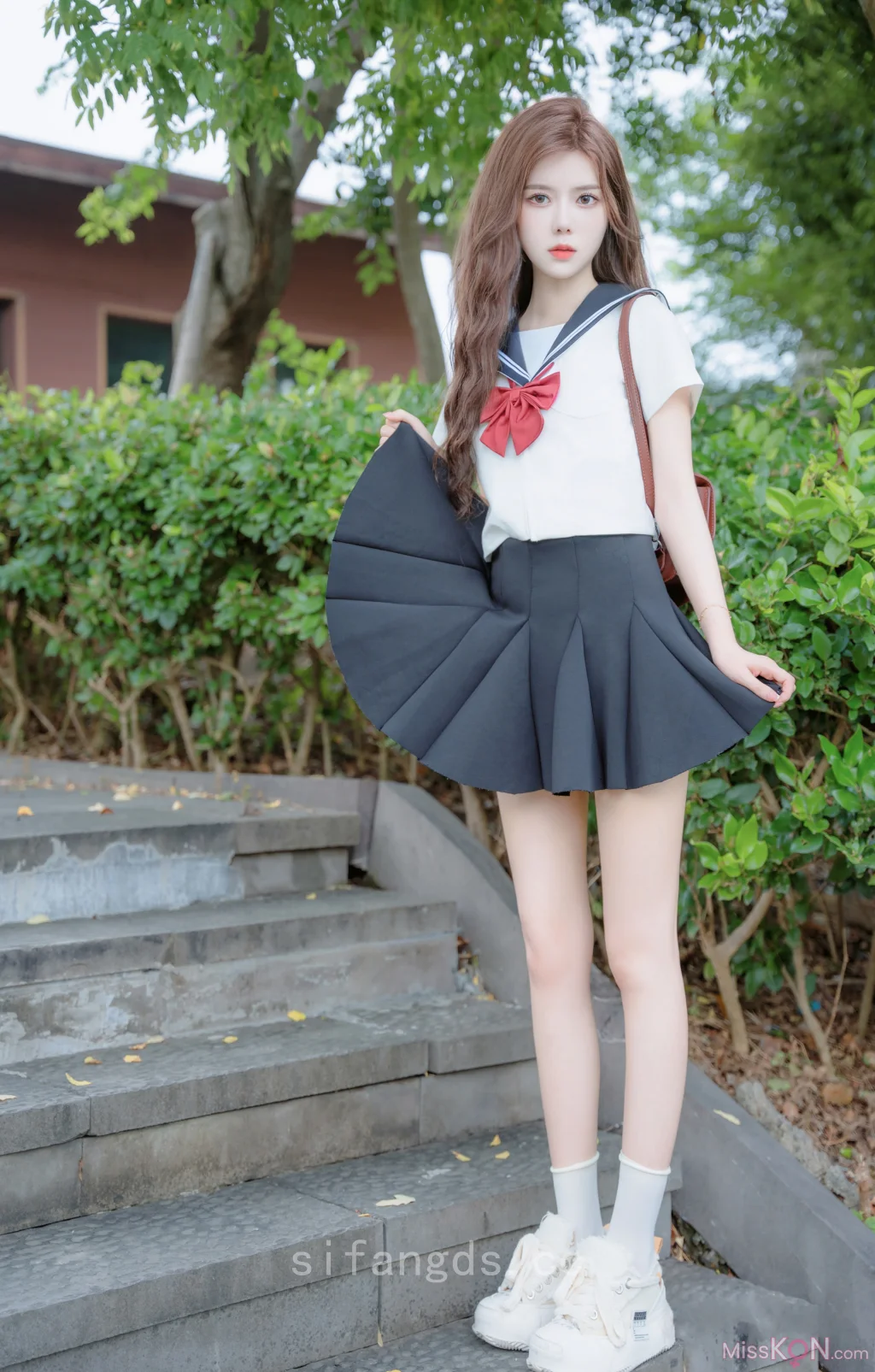 [XR Uncensored] 拍黄瓜: R18 秀人网模特 纯真与活力的完美结合 (99 photos )