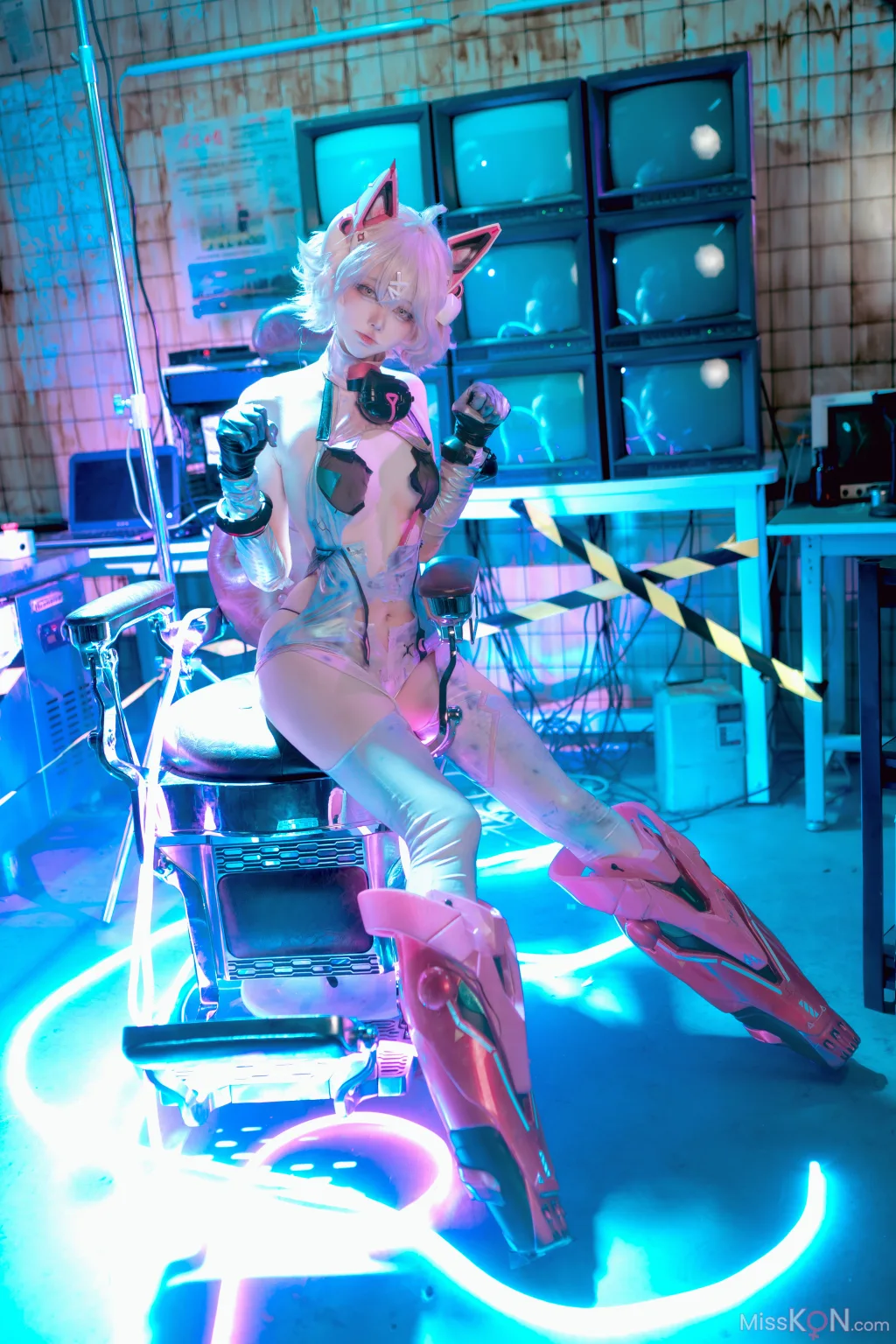 Coser@安食Ajiki: 交错战线——绯猁 (31 photos)