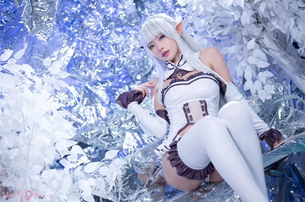 Coser@清水由乃: 重生之我是艾米莉亚 (41 photos)