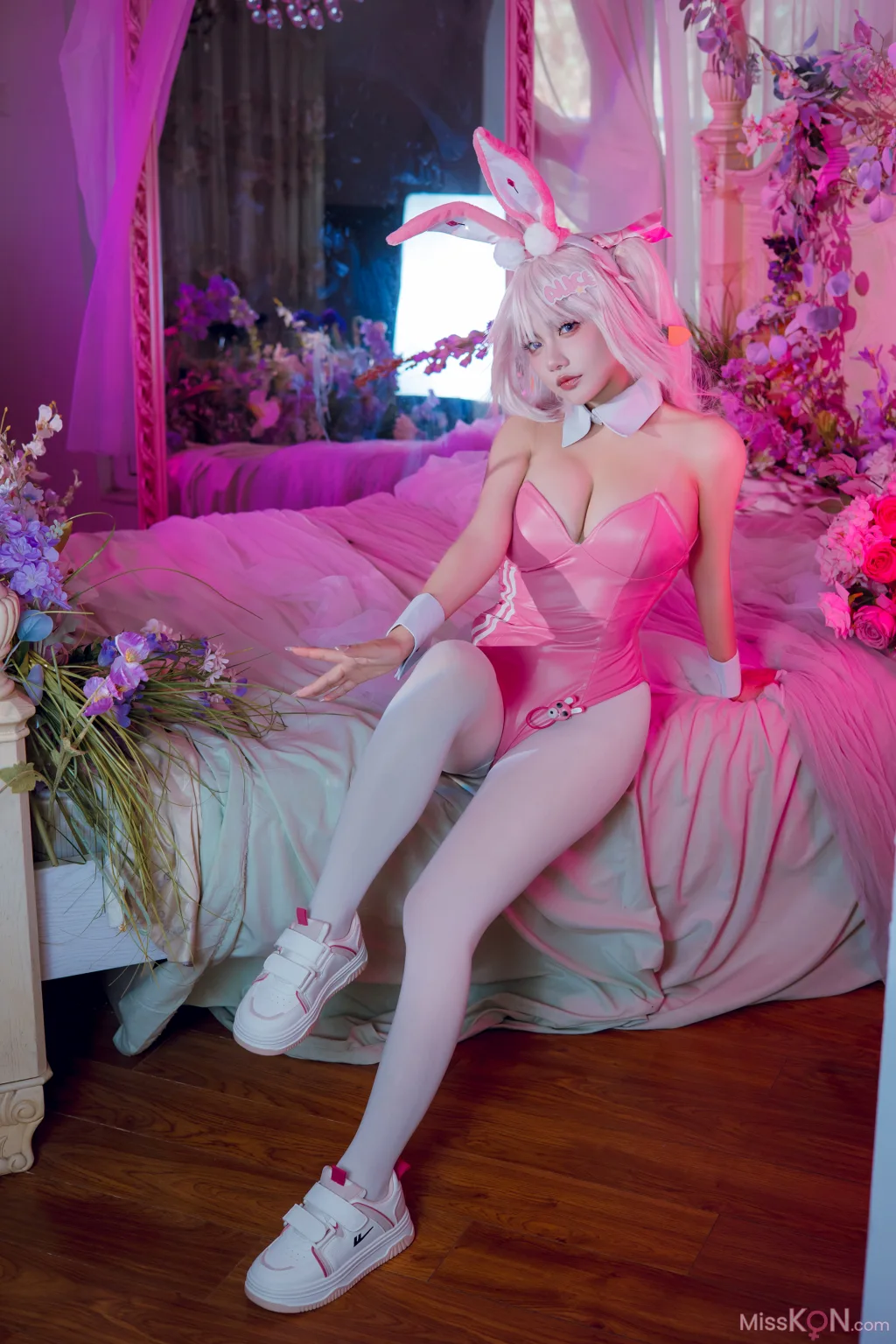 Coser@是一只熊仔吗: Nikke爱丽丝兔女郎 (50 photos)