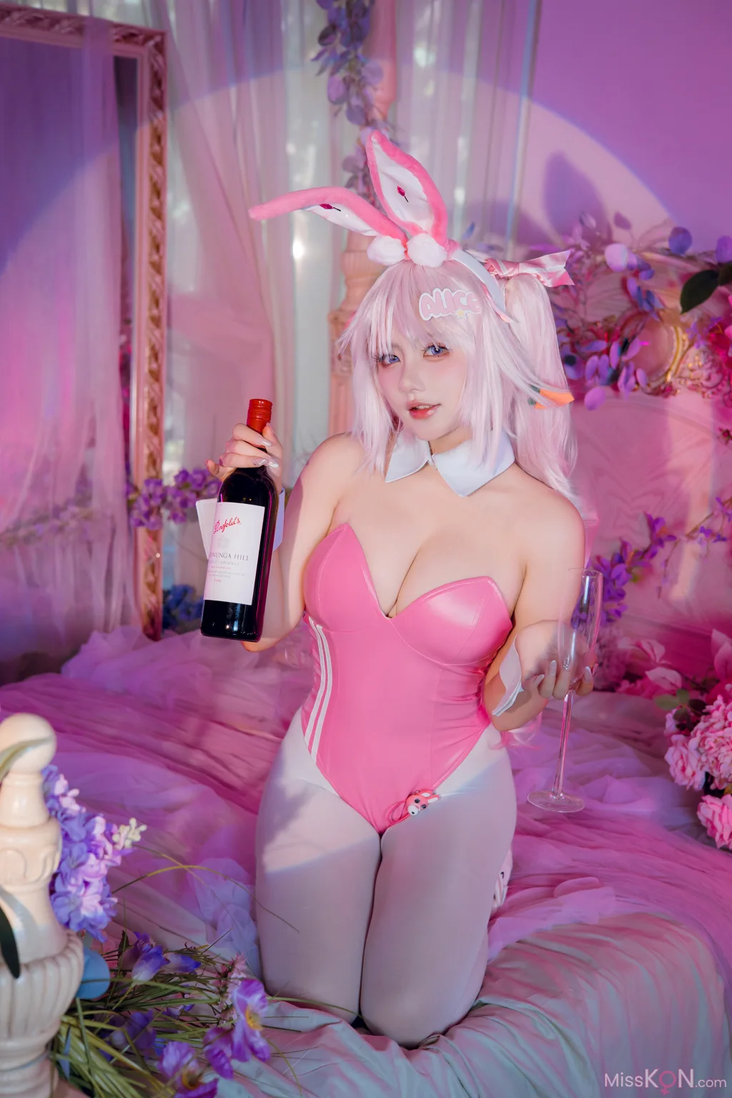 Coser@是一只熊仔吗: Nikke爱丽丝兔女郎 (50 photos)