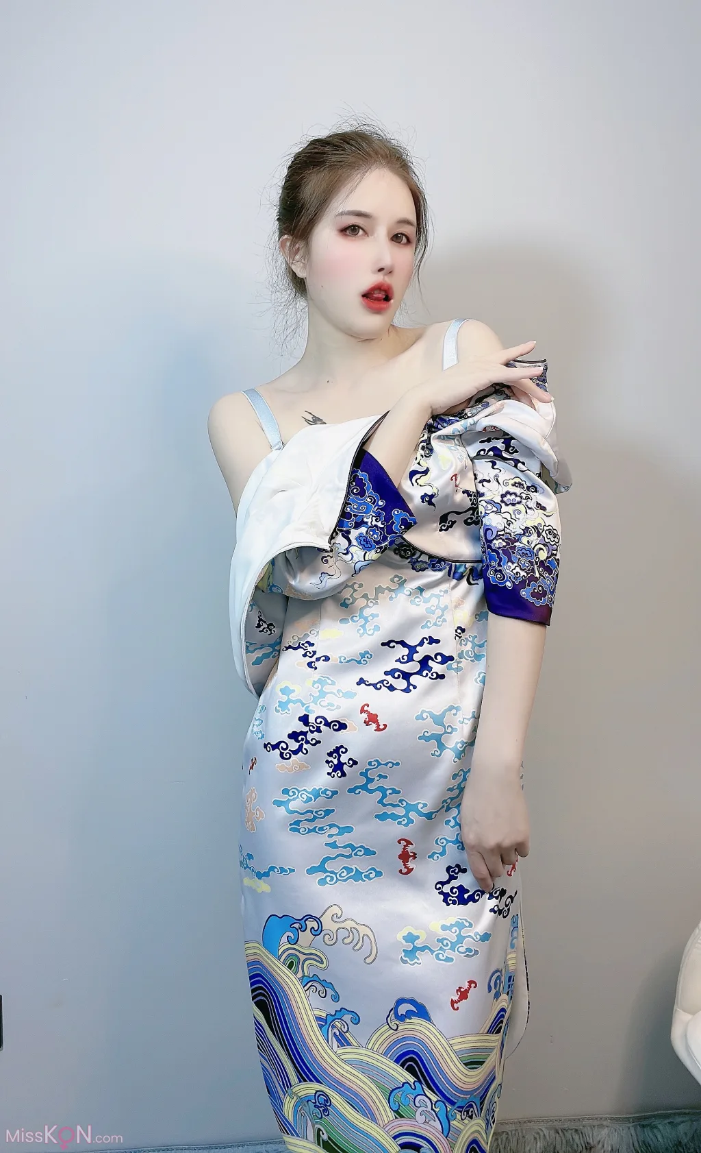 Coser@鹿八岁: 预售期间附送自拍图 (27 ảnh + 1 video)